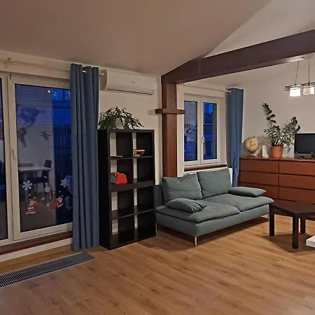 Cozy Penthouse In Old Town דירה ברטיסלאבה