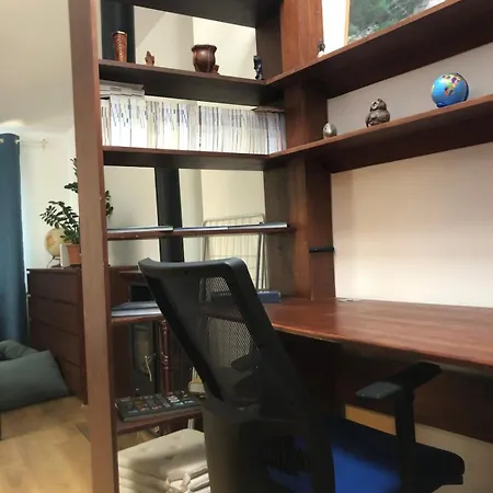 Cozy Penthouse In Old Town Apartman