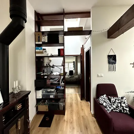 דירה Cozy Penthouse In Old Town